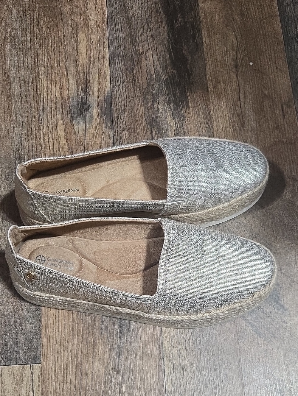 Giani Bernini Metallic Gold Espadrille Platform Loafers (Floor Sample) - Picture 2 of 3